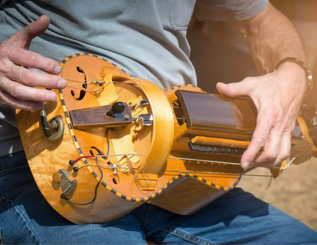 Musician performing on the hurdy-gurdy